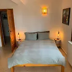 Guest In Maryvilla Amazing View דירה קלפה